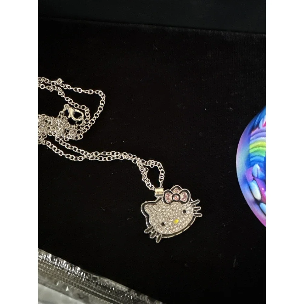 Hello Kitty Tumbler 20‎ oz  With Silver Toed Bling Necklace Brand New 3937